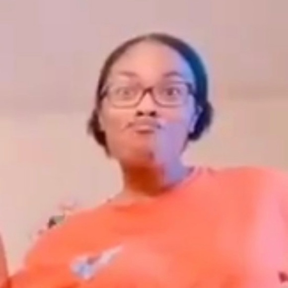 Meet your Posher, Bobbie-lin - Picture 1 of 1